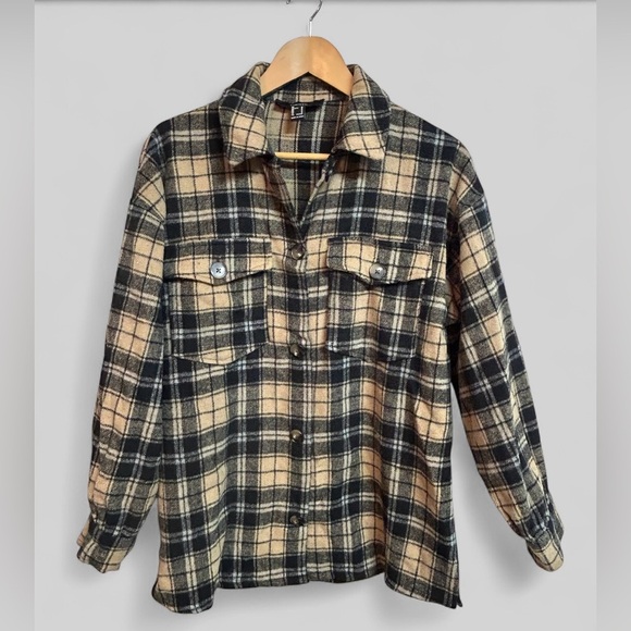 Forever 21 Buffalo Plaid Shacket Women’s Neutral Size Medium - Picture 6 of 7